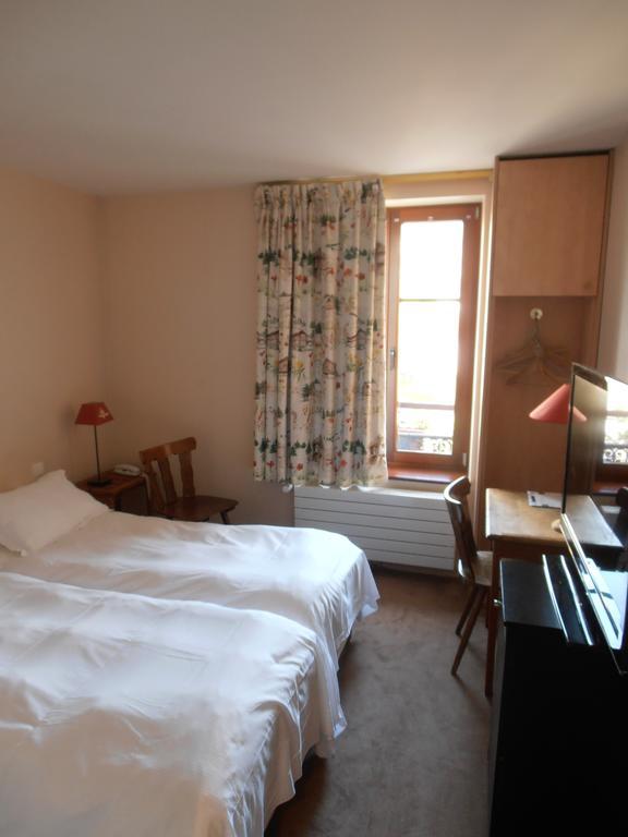 Les Cigognes Hotel Abreschviller Стая снимка