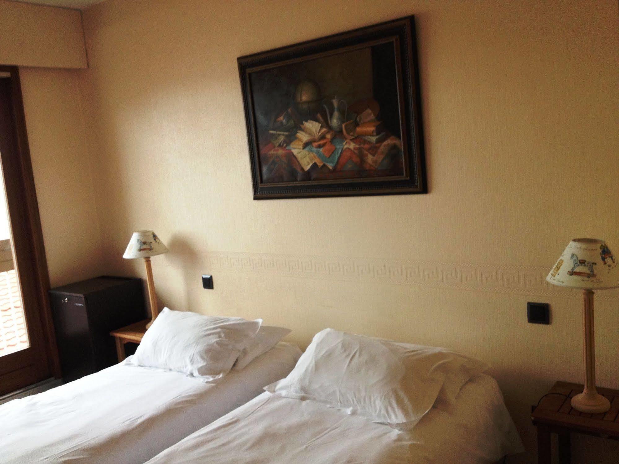 Les Cigognes Hotel Abreschviller Екстериор снимка